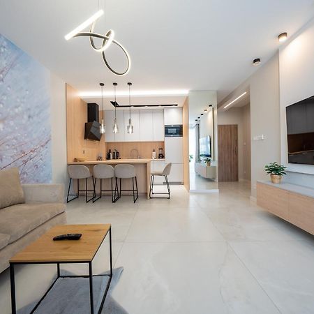 Apartament Z Wielkim Tarasem Morska 2 Rewal 50M Do Morza Exterior photo